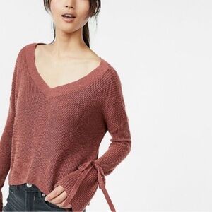 Express Women’s Bell Sleeve Crop V-Neck Dusty Rose Pullover Sweater Size Medium